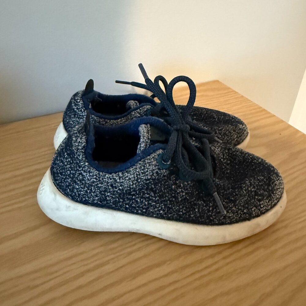 Airbirds toddler shoes smallbirds in size 10c toddler blue wool color